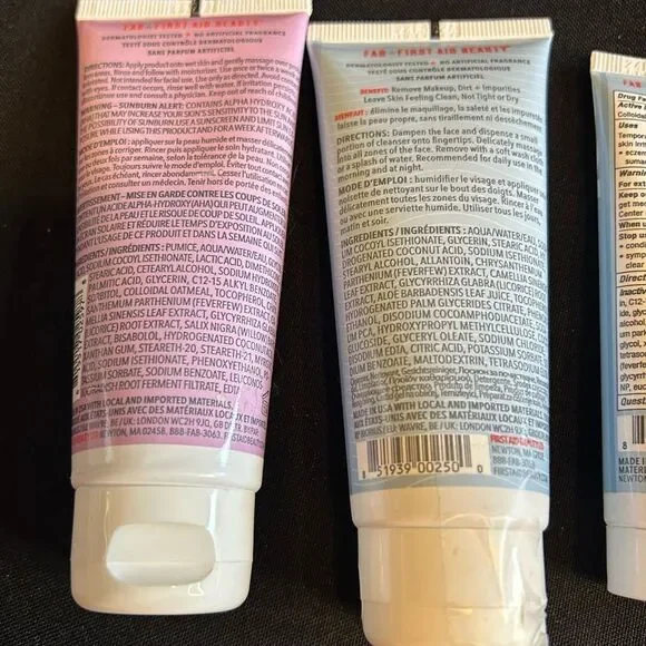First Aid Beauty Skincare Set New - Picture 4 of 5